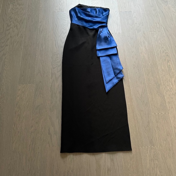 Elegant Black and Blue Strapless Dress - Picture 2 of 14